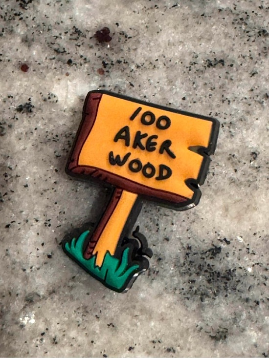 CROCS Accessories - CROCS 100 Aker Wood Jibbitz Charm - Yellow, Brown, Green